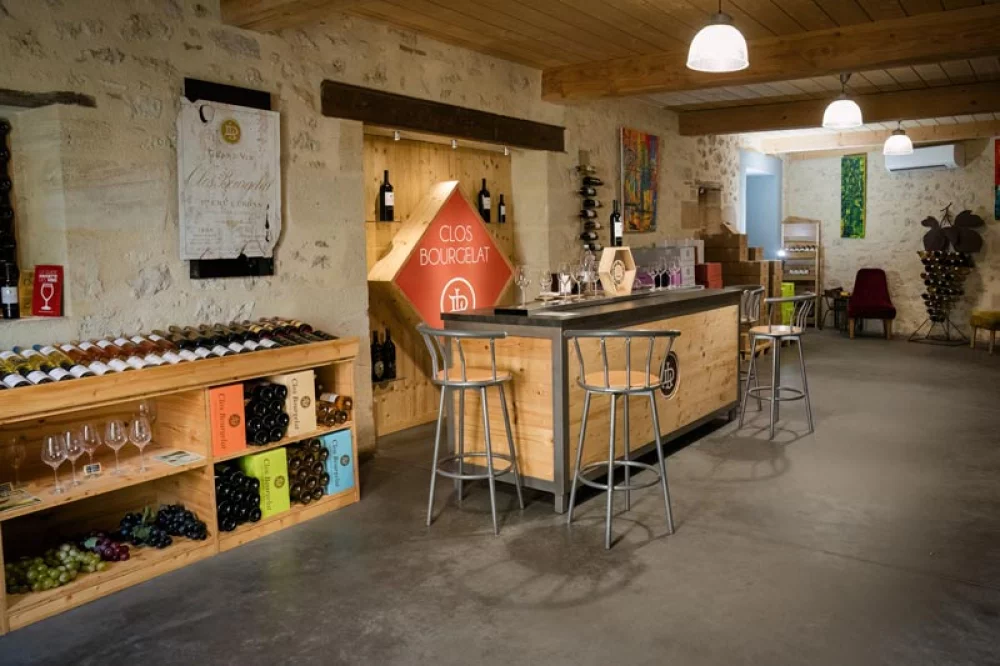 Accueil et dégustation au caveau